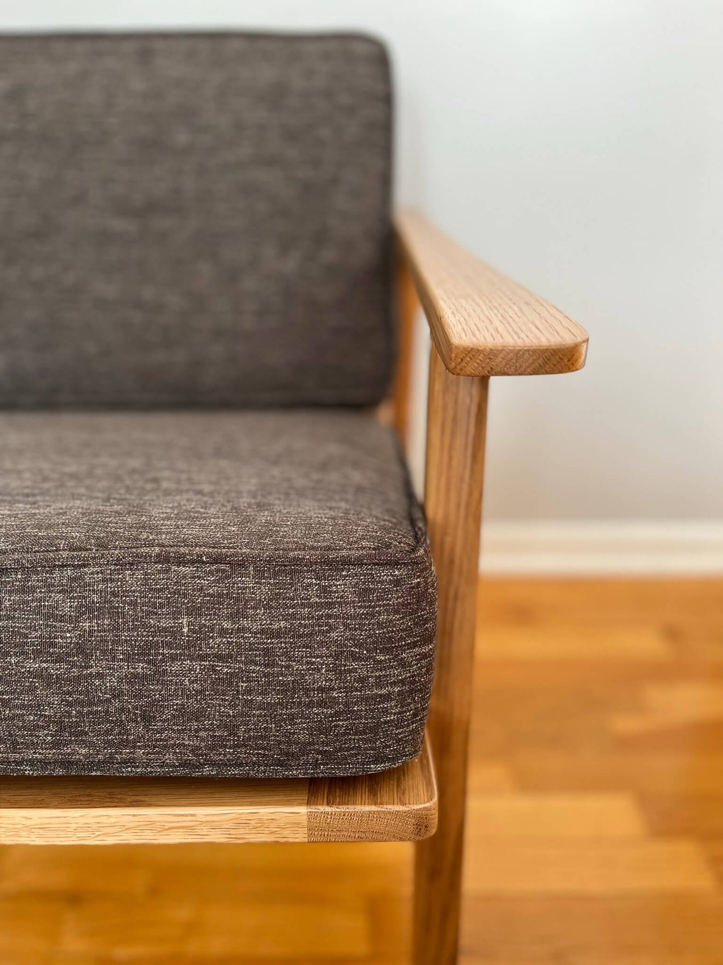 Louis Lounge Chair - Oak - Gray