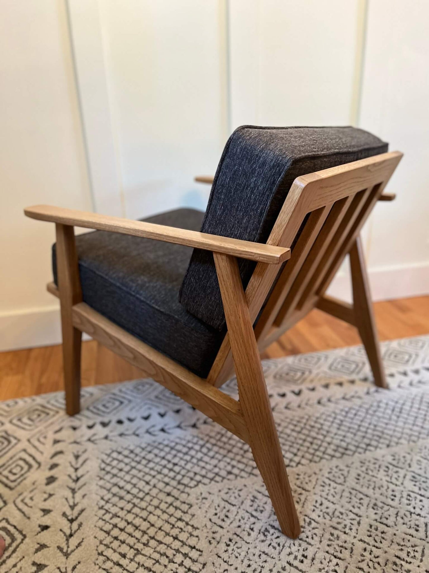 Louis Lounge Chair - Oak - Gray