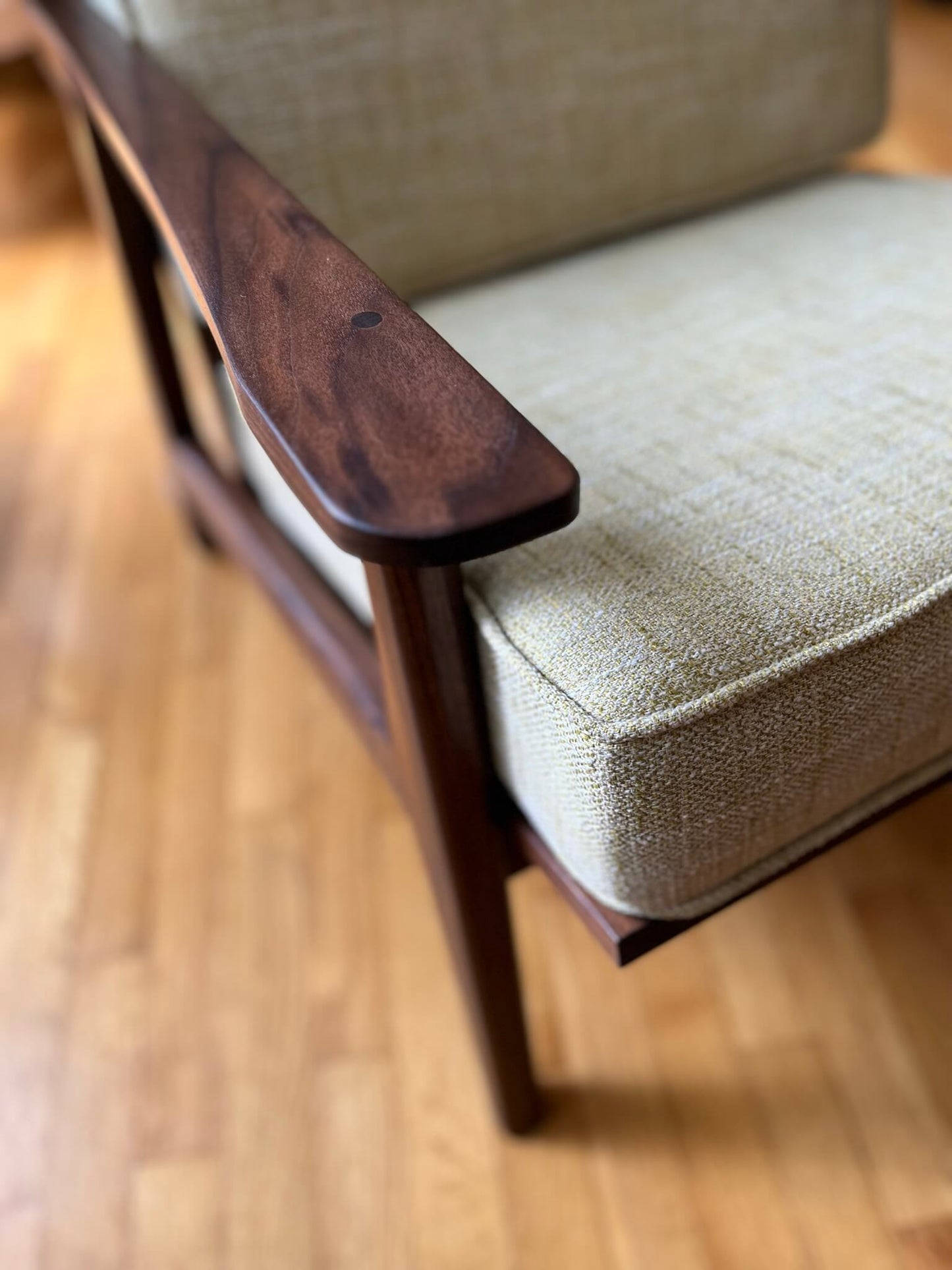 Louis Lounge Chair - Walnut