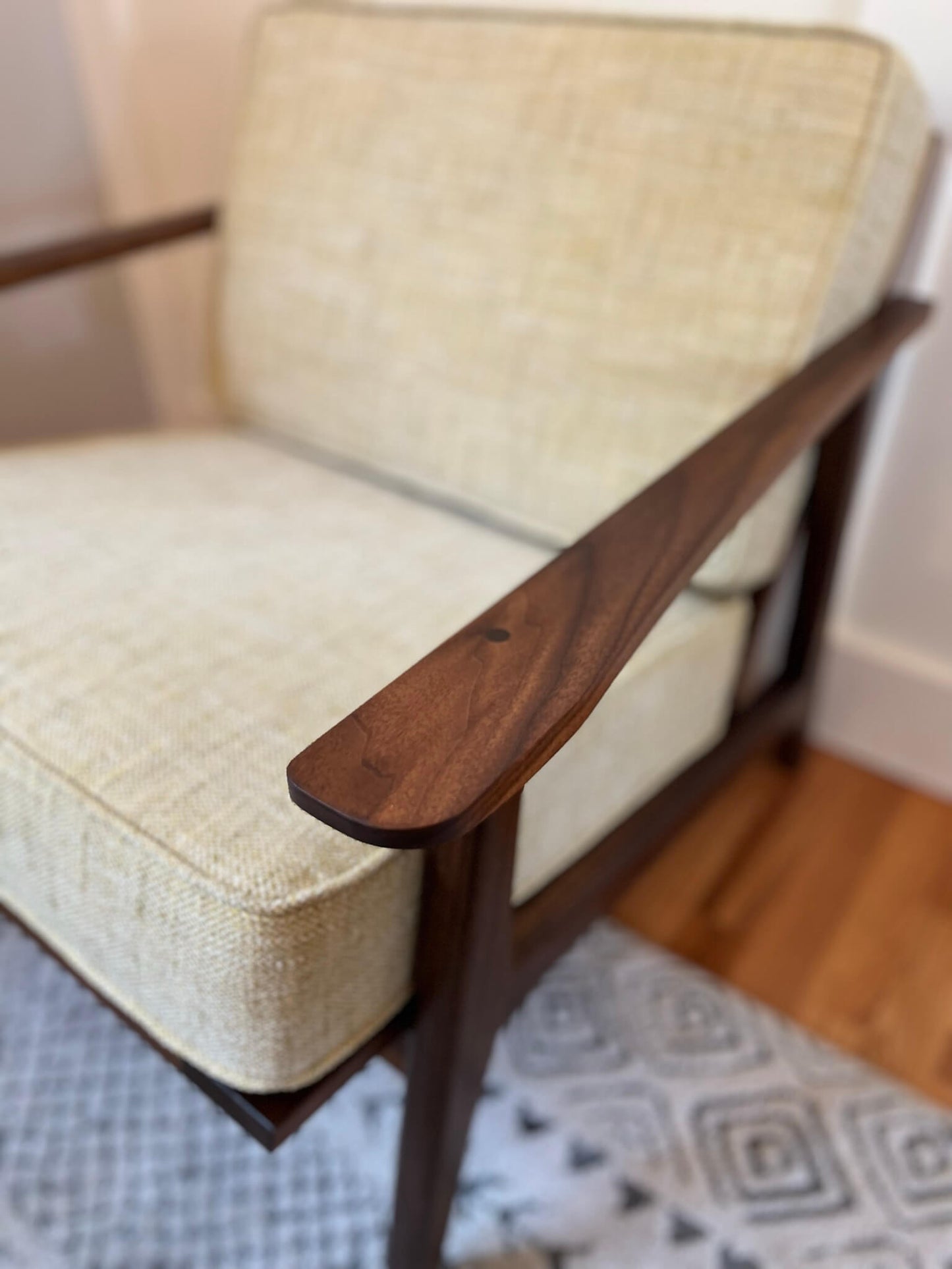 Louis Lounge Chair - Walnut