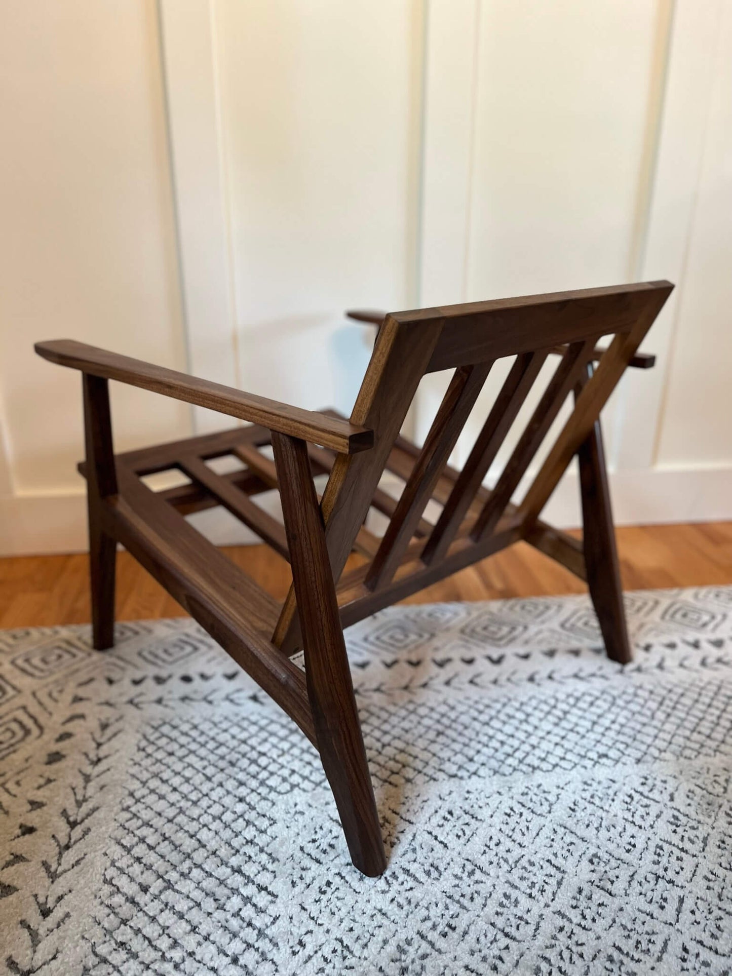 Louis Lounge Chair - Walnut