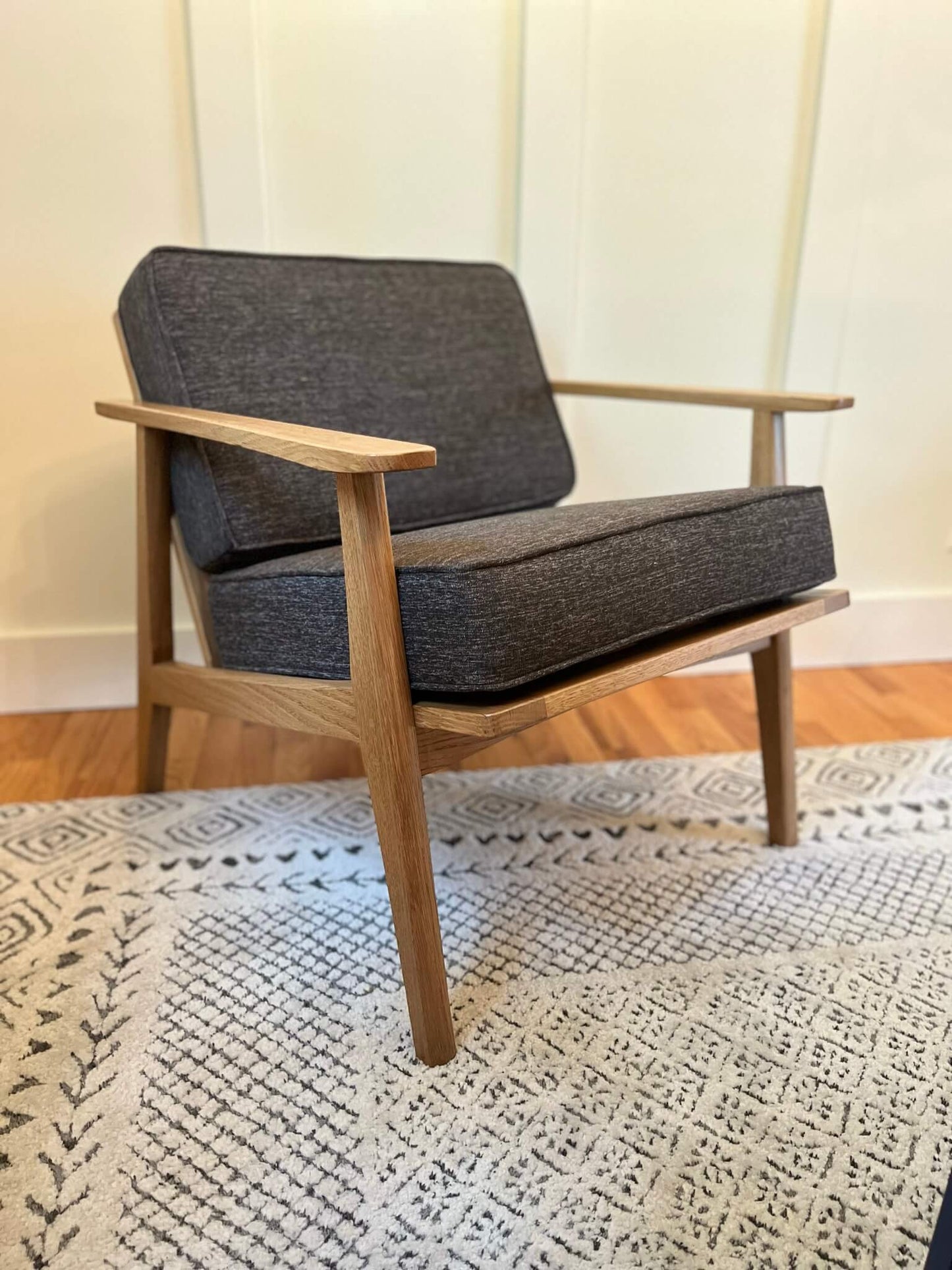 Louis Lounge Chair - Oak - Gray